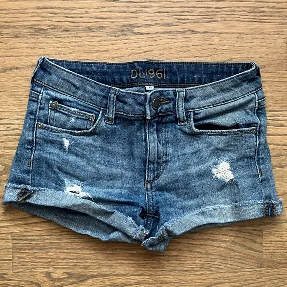 DL1961 Lucy Denim distressed blue Jean girls shorts 14 - Picture 1 of 11